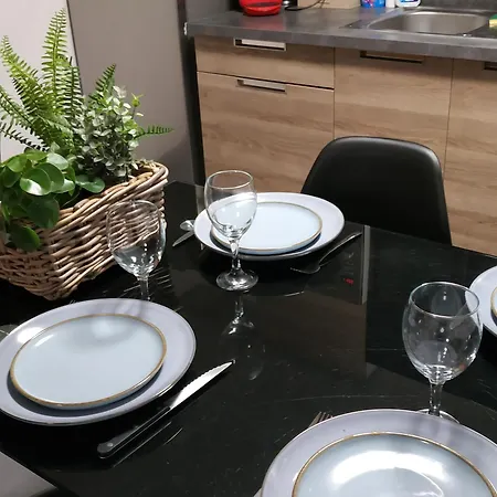 Un Bouchon Pour 4 Proche Gare Centre *