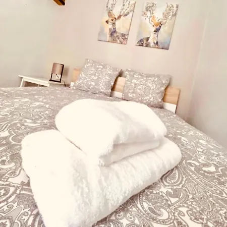 1 Bouchon Pour 4 Apartment Epernay